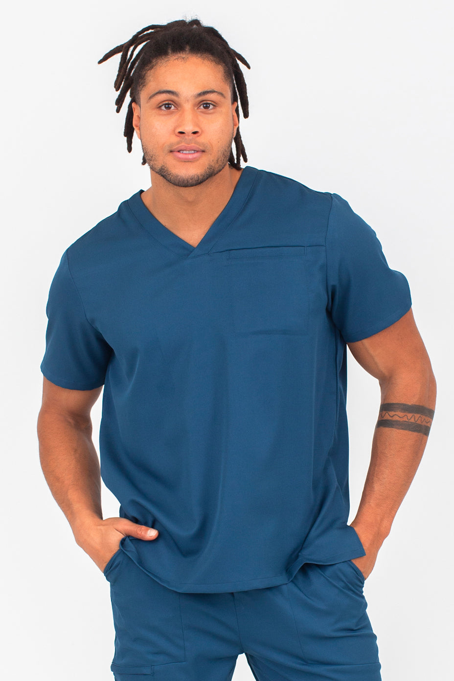 The Naturalist Daily Scrub Top - Gemstone Teal – Sustainable Scrubs